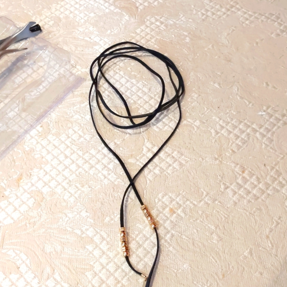 Women's wrap chocker